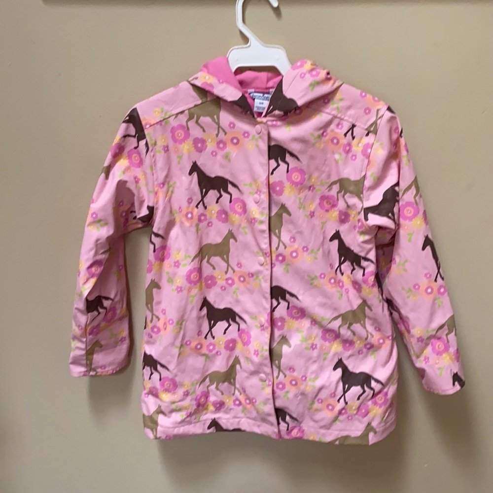 Girls raincoat size 5/6 Hartstrings